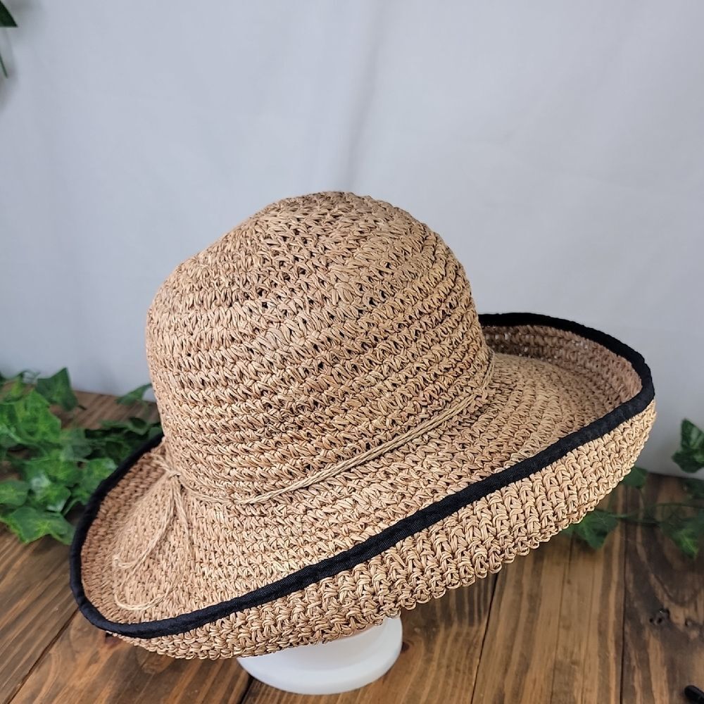 San Diego Hat Co. Stylish Straw Hat with Black Trim. OSFA. EUC